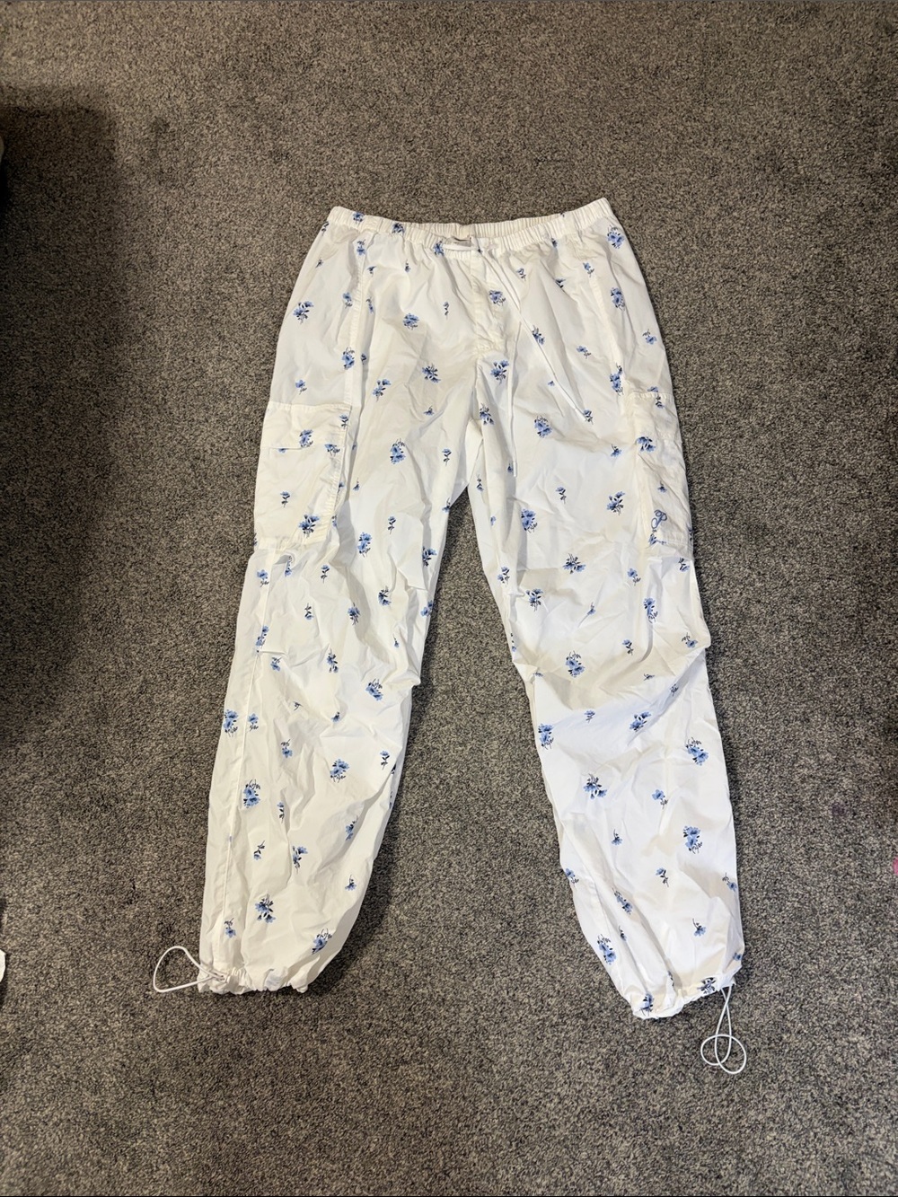 PINK White Floral Jogger Pants with Blue Print